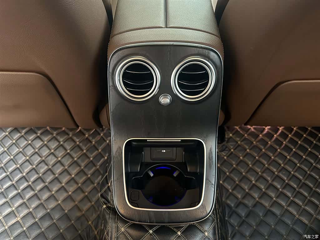Mercedes-Benz E-Class, 2020 10