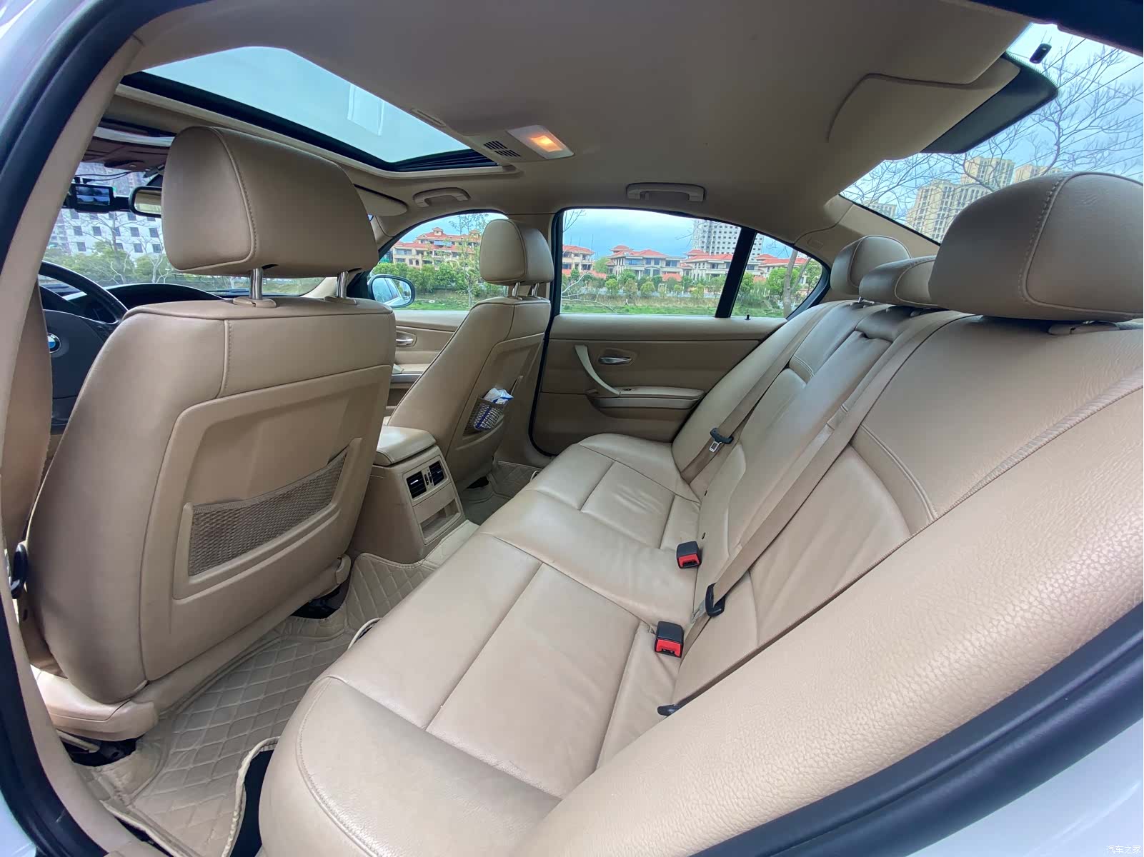 BMW 3 Series, 2011 11