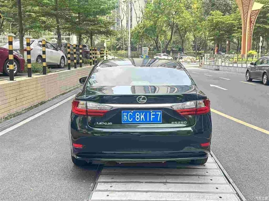Lexus ES, 2017 6