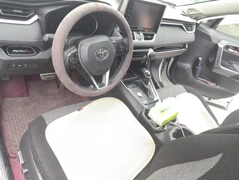 Toyota RAV4 Rongfang