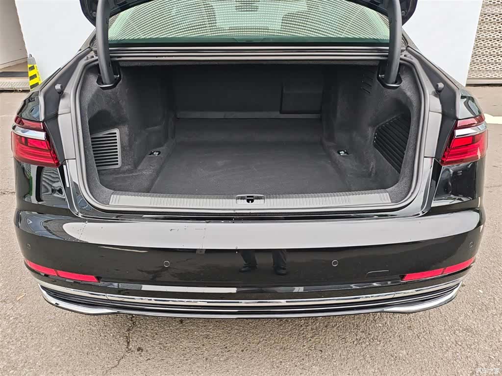 Audi A8L, 2024 14