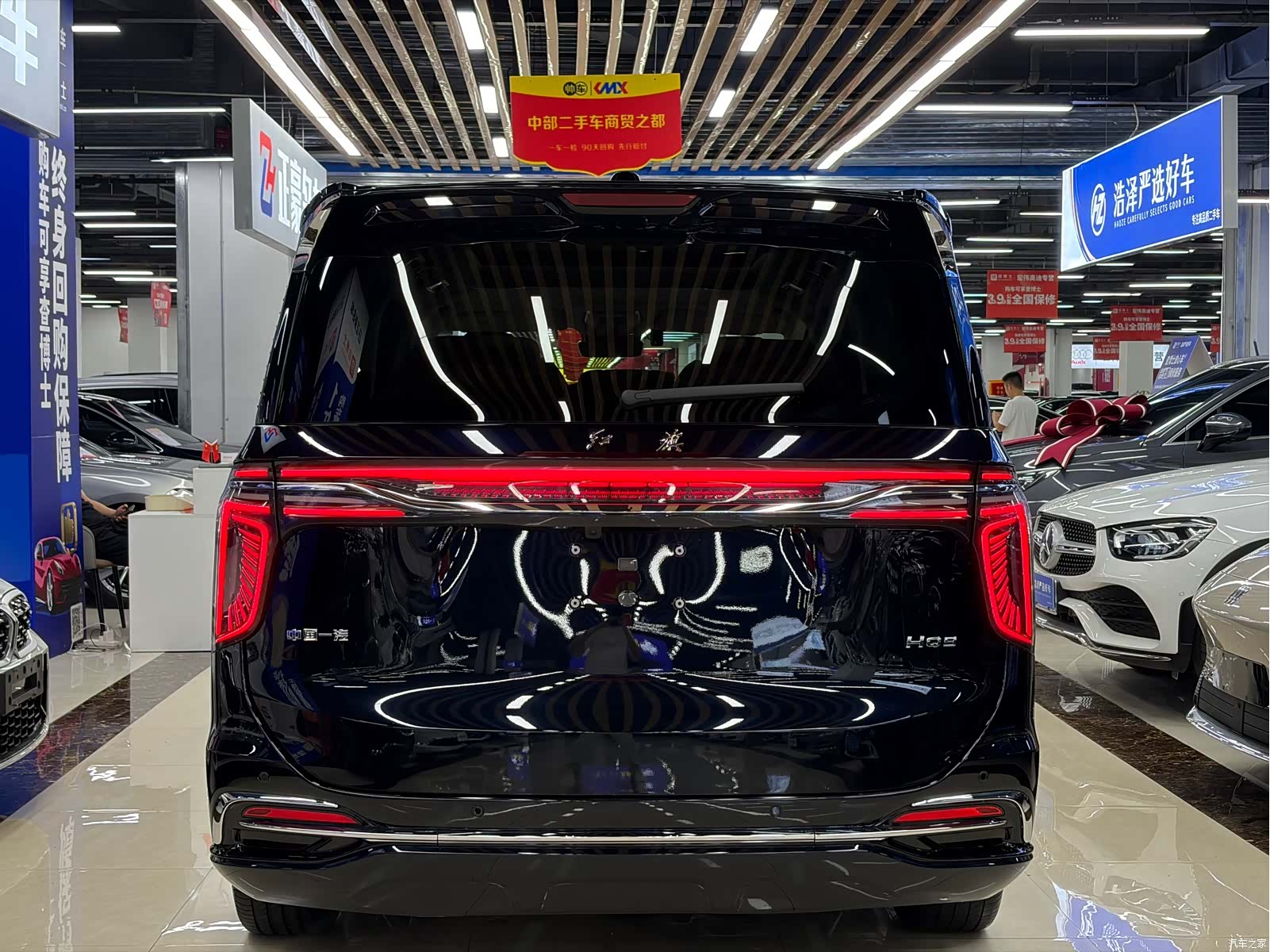 Hongqi HQ9, 2023 все фото