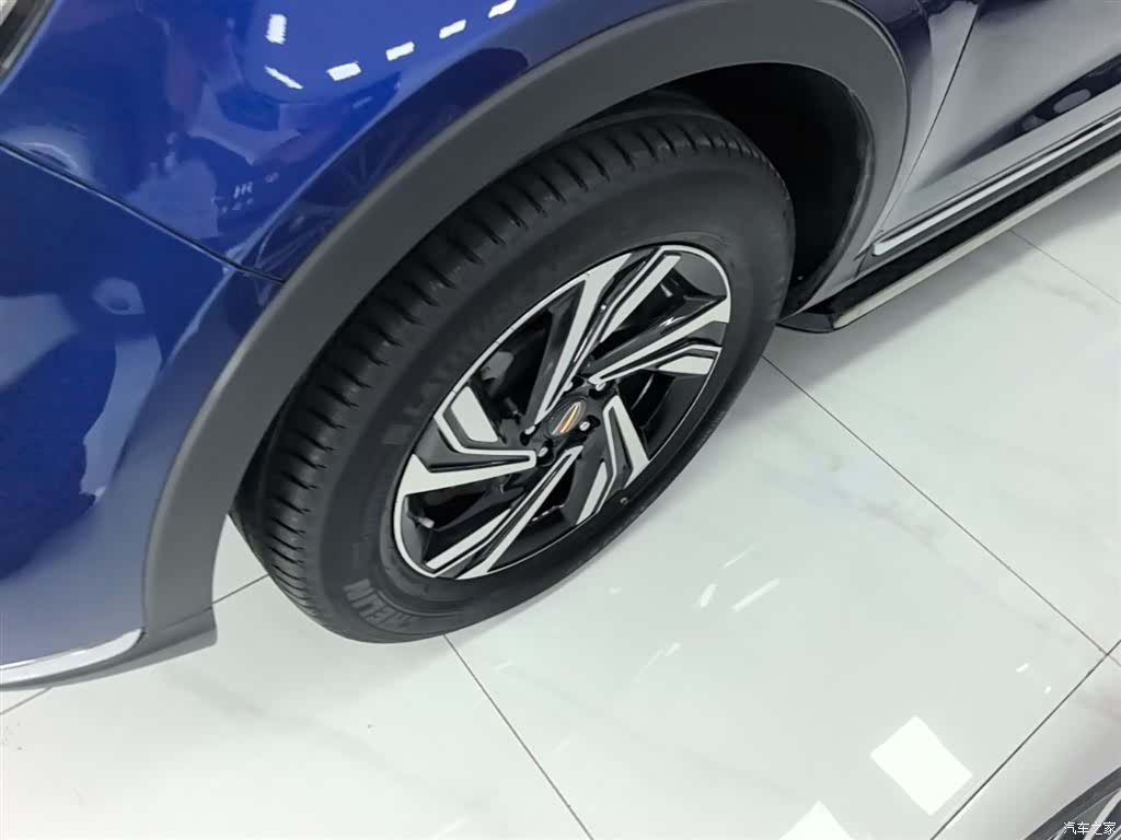 Hongqi HS5, 2023 23
