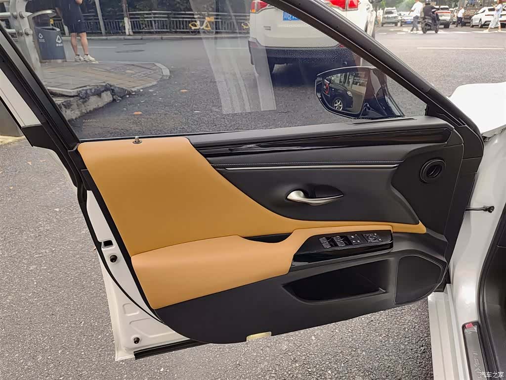 Lexus ES, 2022 7