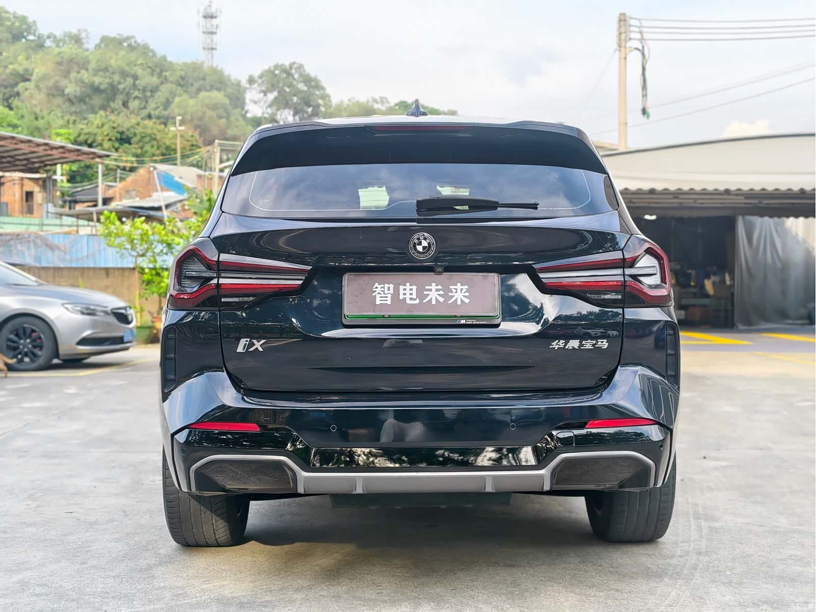 BMW iX3, 2023 все фото