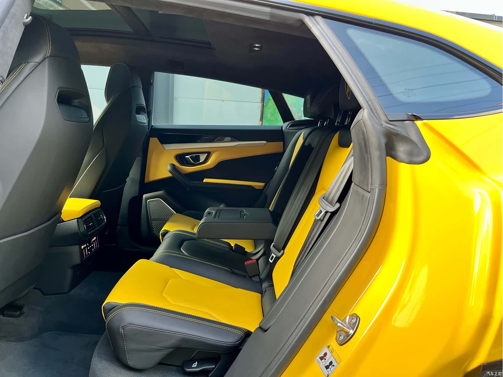 Lamborghini Urus, 2021 8