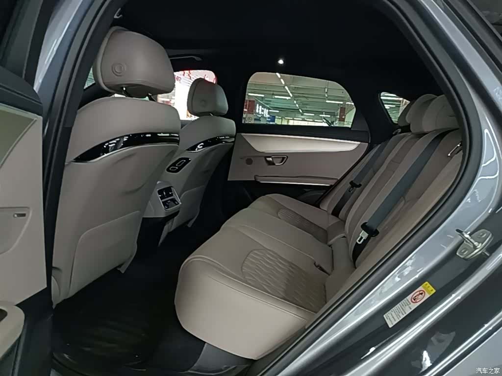 BYD Han, 2025 17