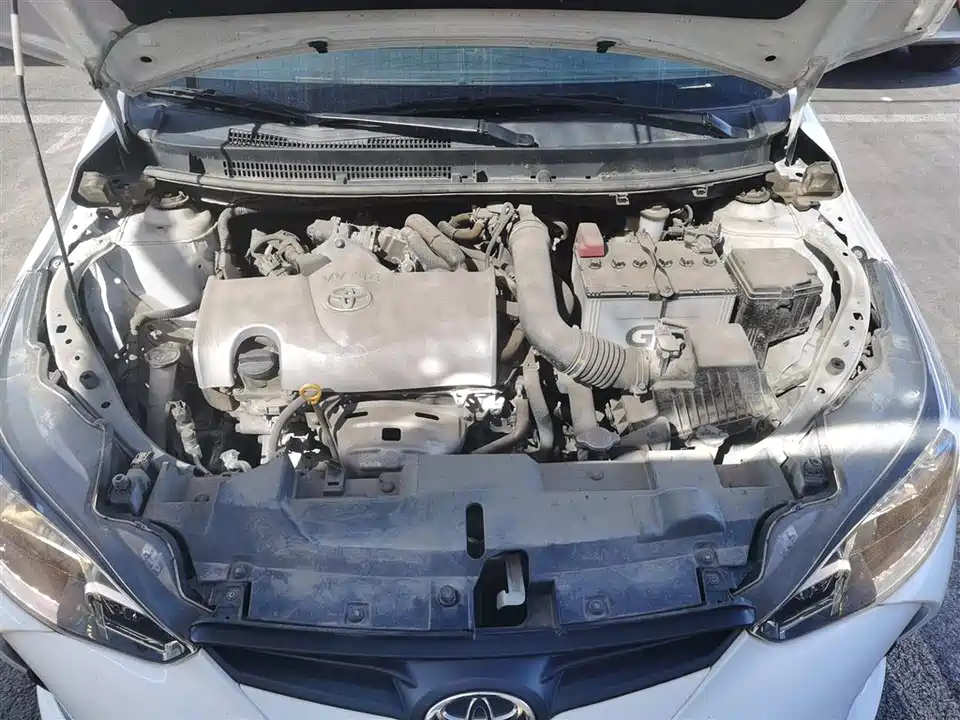 Toyota YARiS L to enjoy