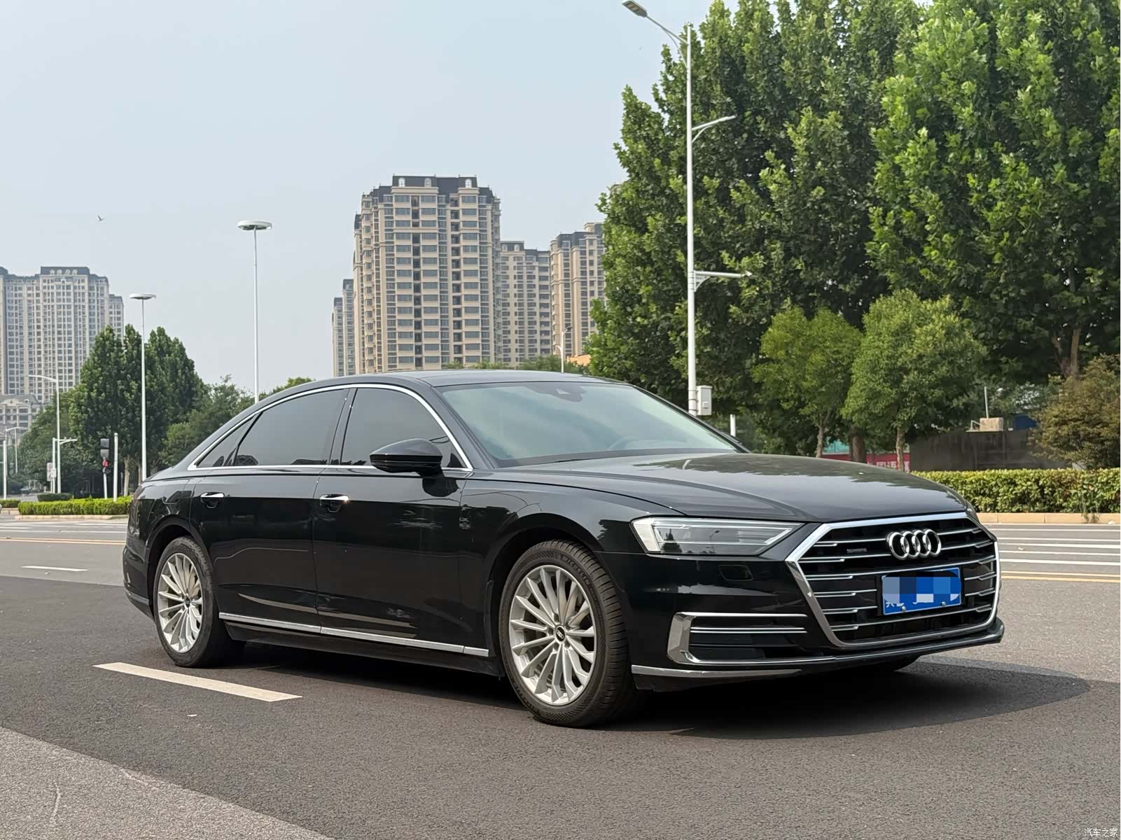 Audi A8L, 2021 3