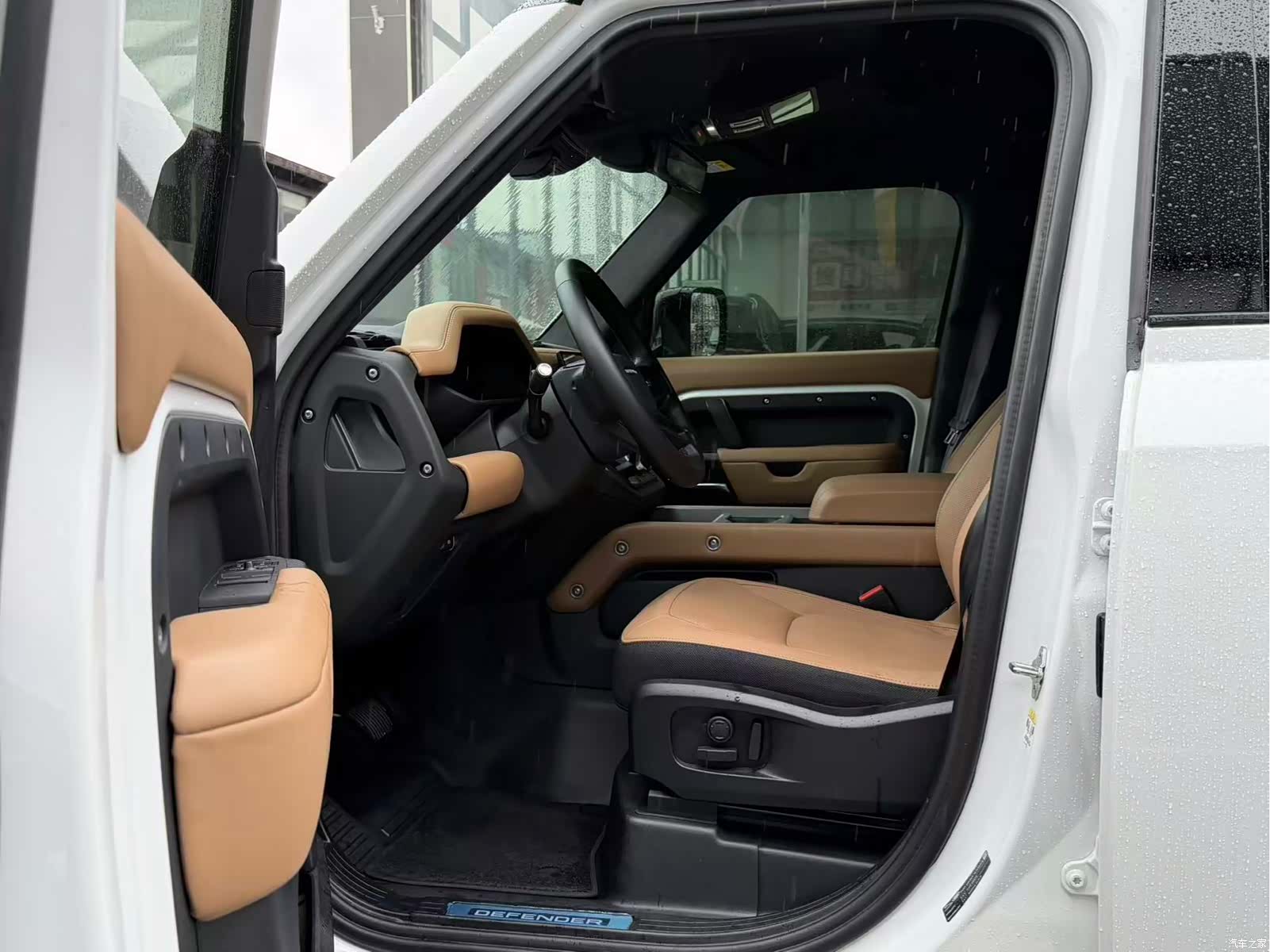 Land Rover Defender, 2025 4