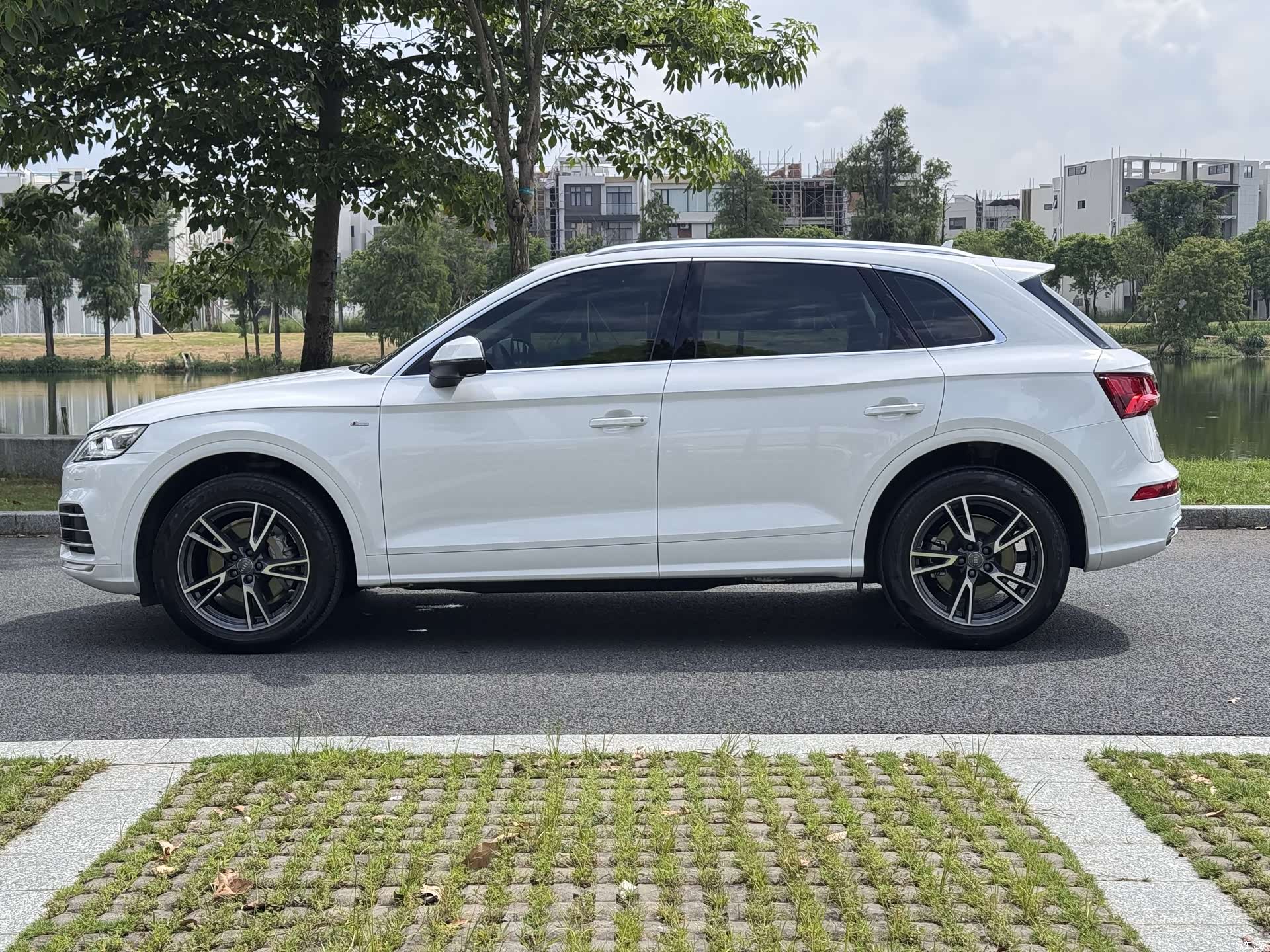Audi Q5L, 2021 3