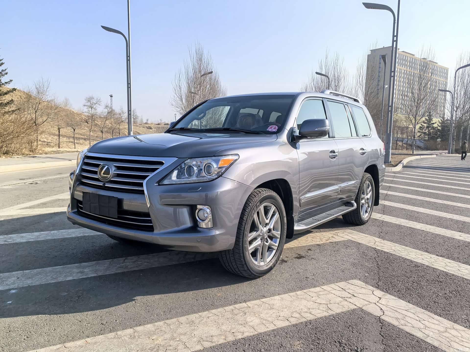 Lexus LX, 2013 1