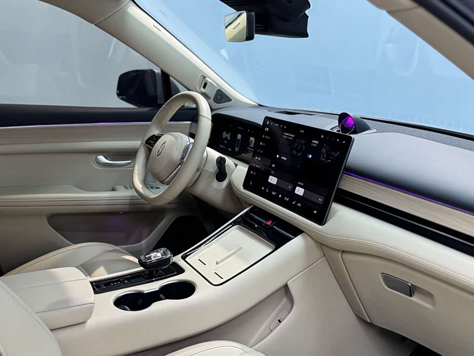 AITO Ask the world M5