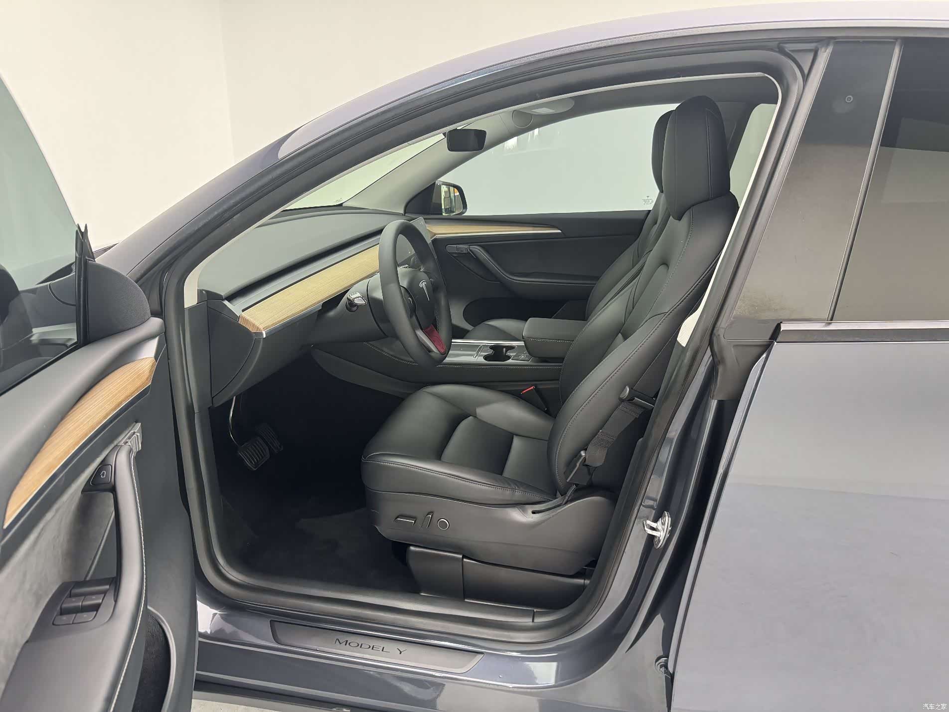 Tesla Model Y, 2022 21