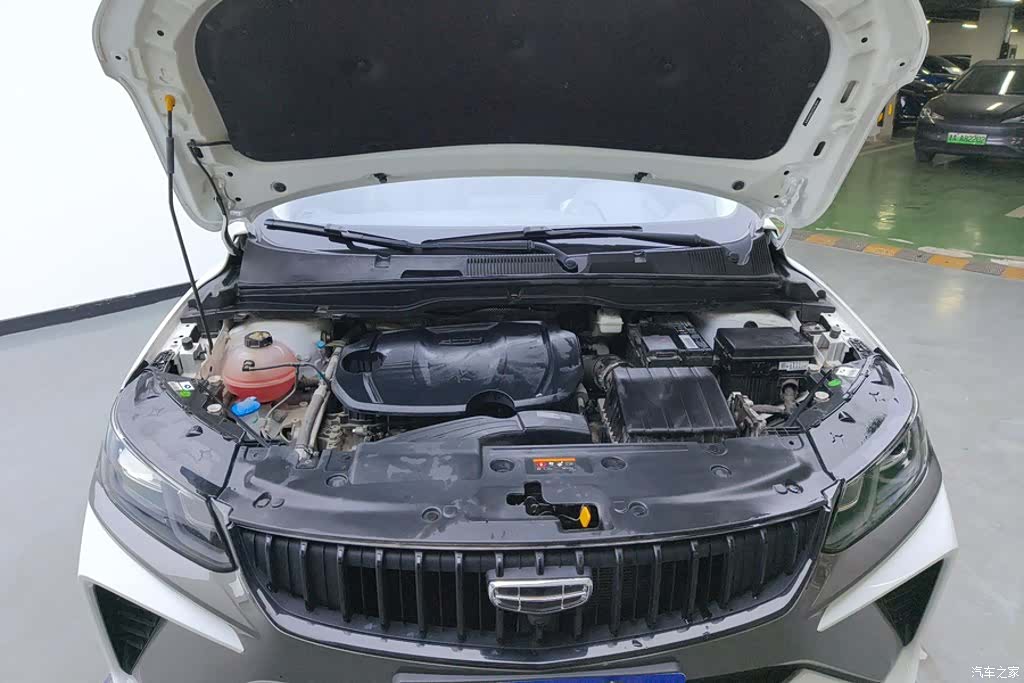Geely Coolray, 2024 10