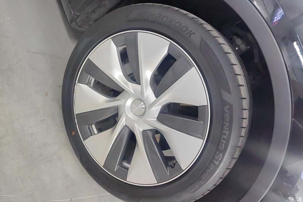 Tesla Model Y, 2022 6
