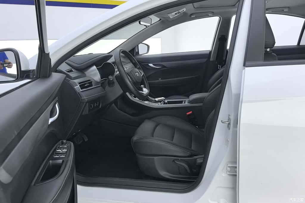 Geely Emgrand, 2022 9
