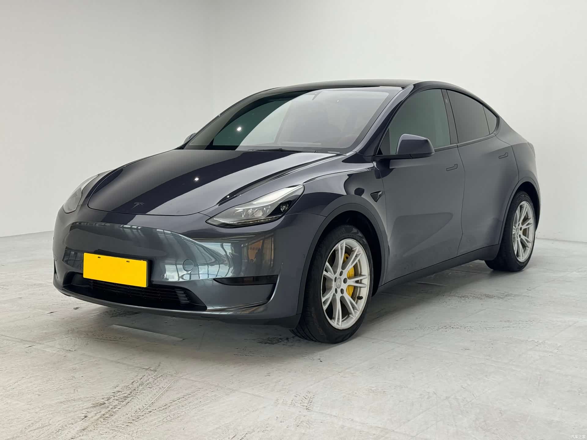 Tesla Model Y, 2022 1