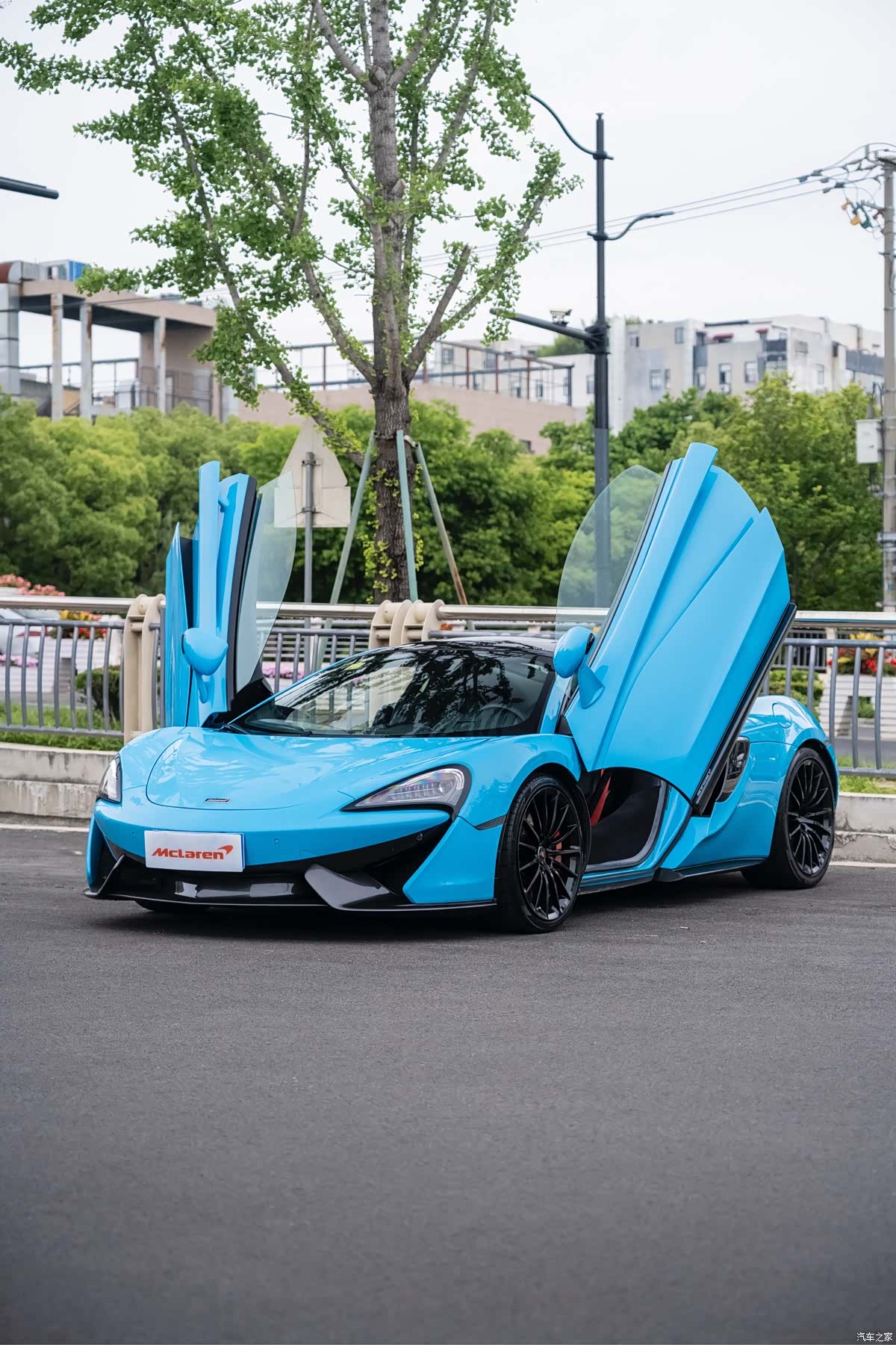 McLaren GT
