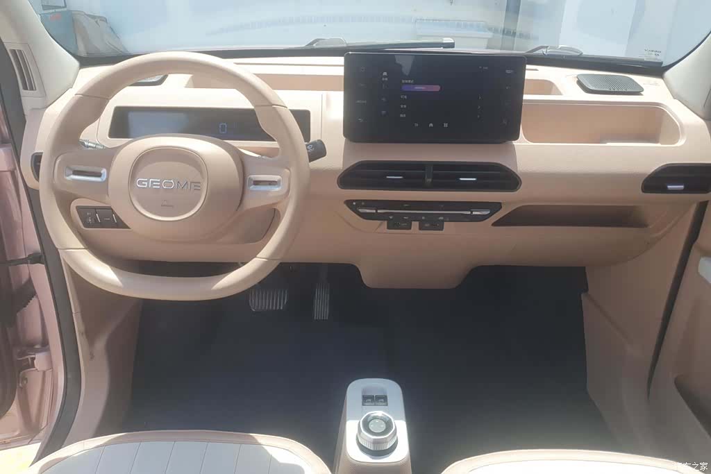 Geely Panda, 2023 12