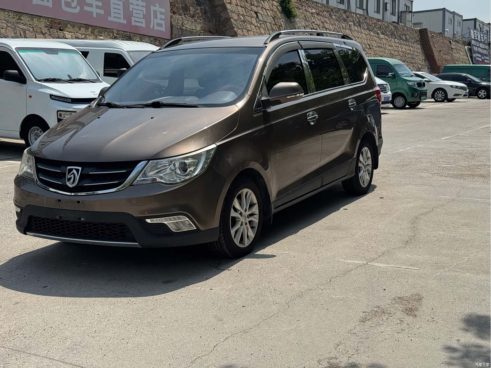 Wuling 730, 2015 1