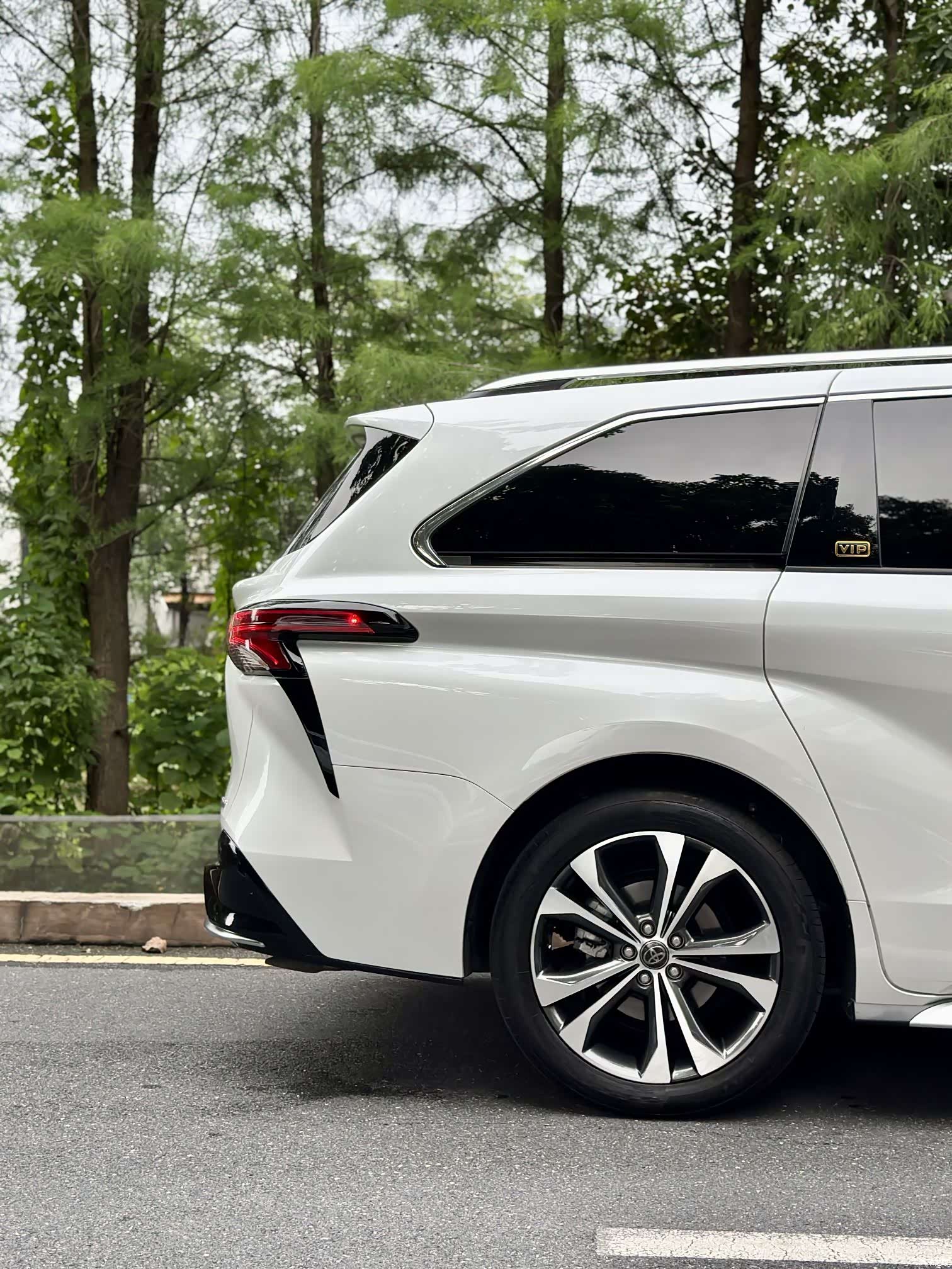 Toyota Granvia, 2023 12