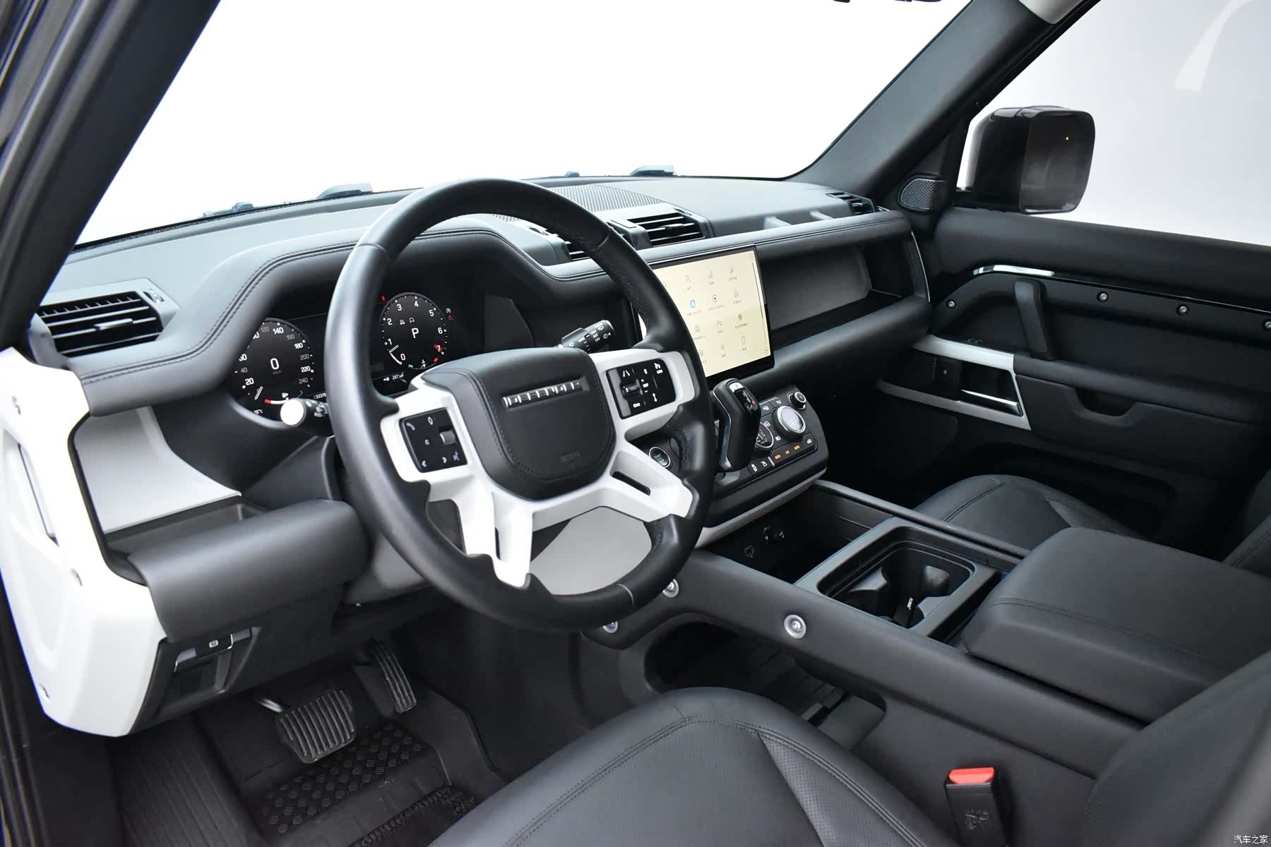 Land Rover Defender, 2023 7