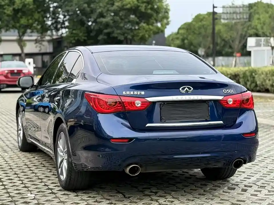 Infiniti Q50L