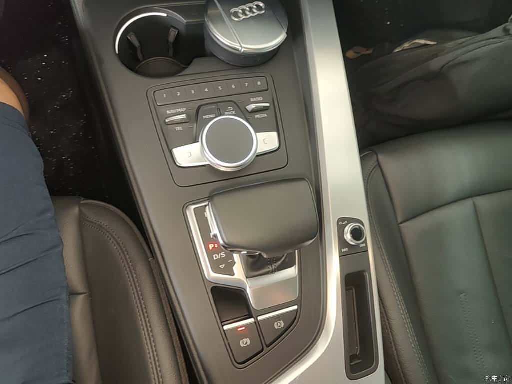 Audi A4L, 2019 14