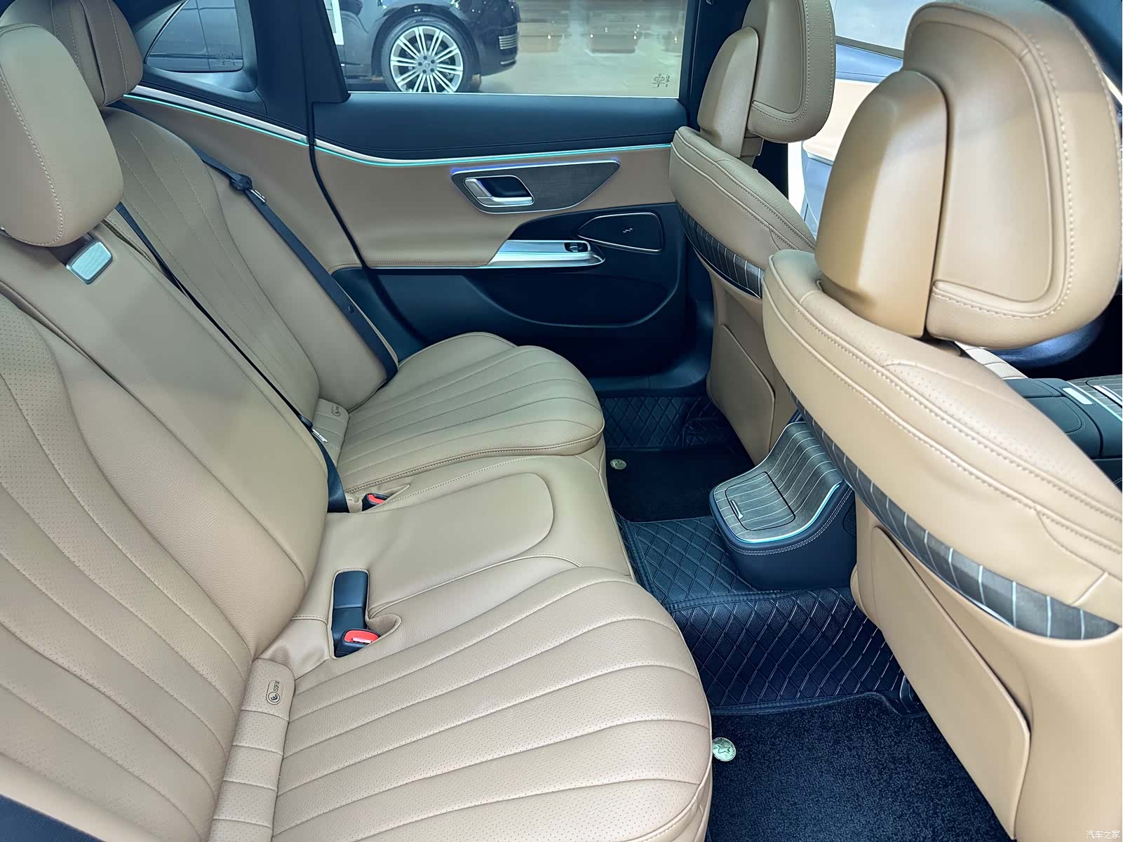 Mercedes-Benz E-Class, 2026 13