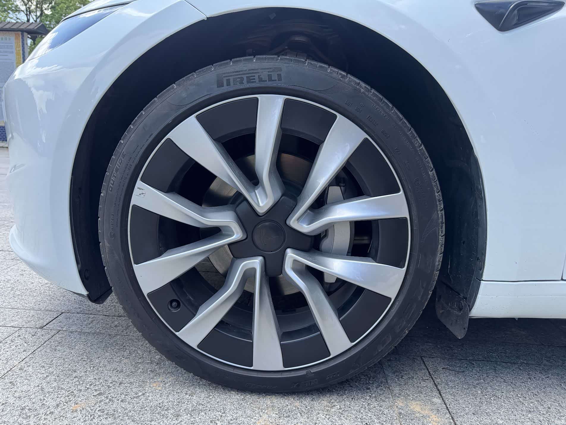 Tesla Model 3, 2025 15