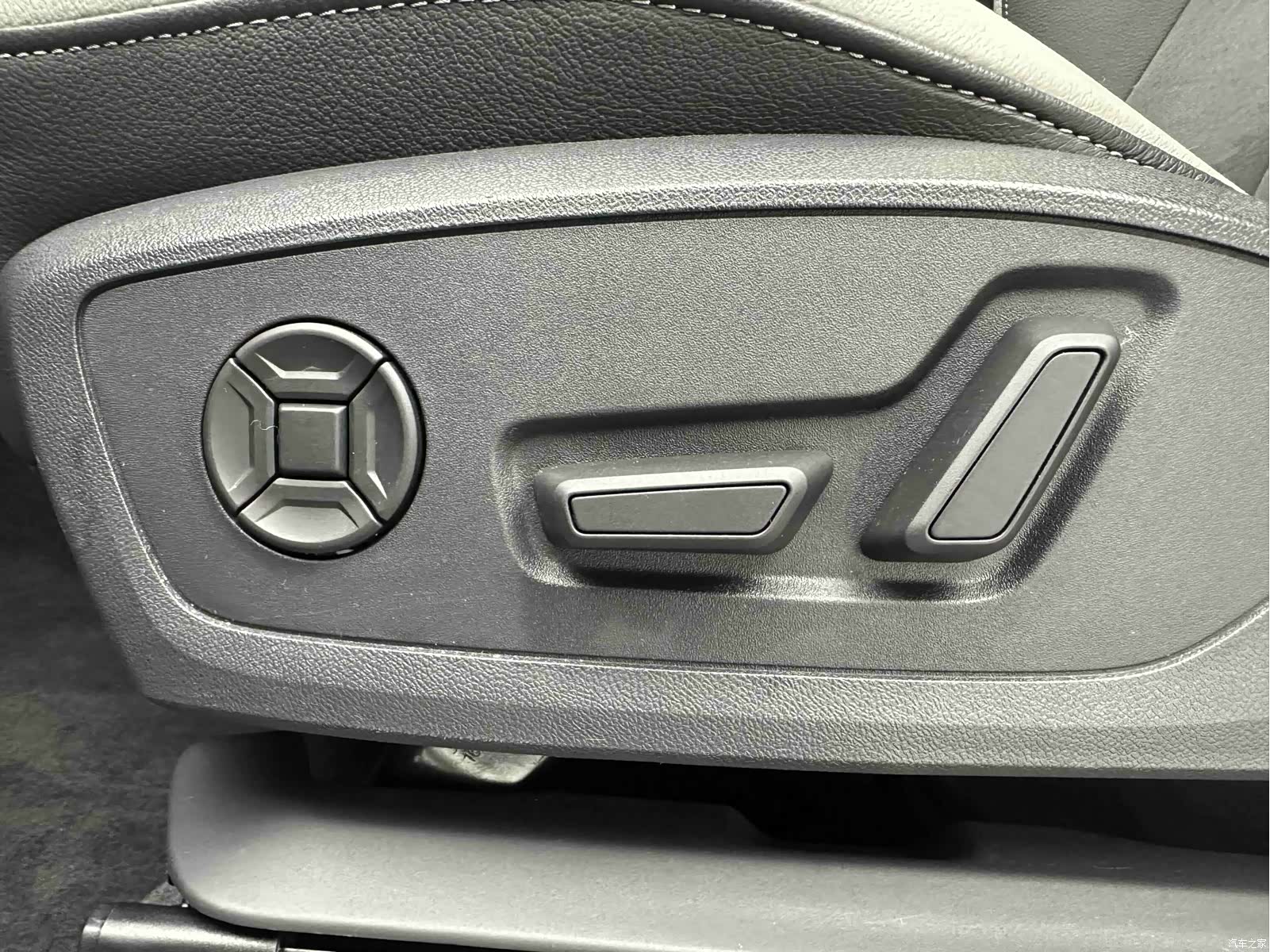 Audi Q3, 2023 11