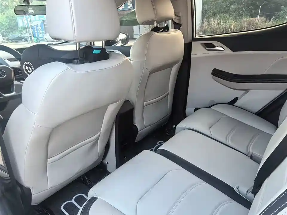 BYD Yuan Pro BYD Yuan Pro