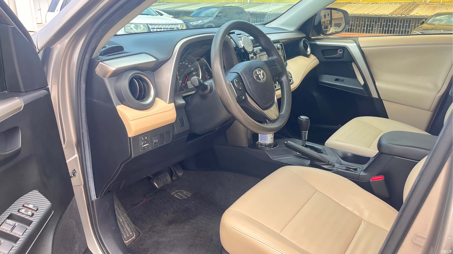Toyota RAV4, 2015 9