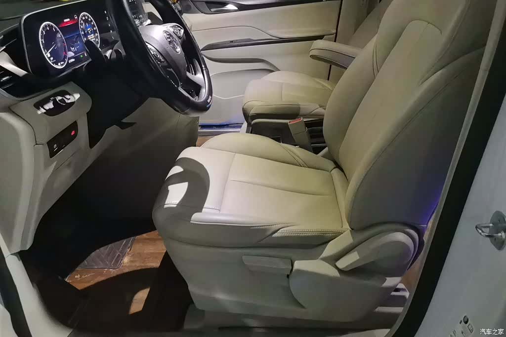 Buick GL8, 2023 9