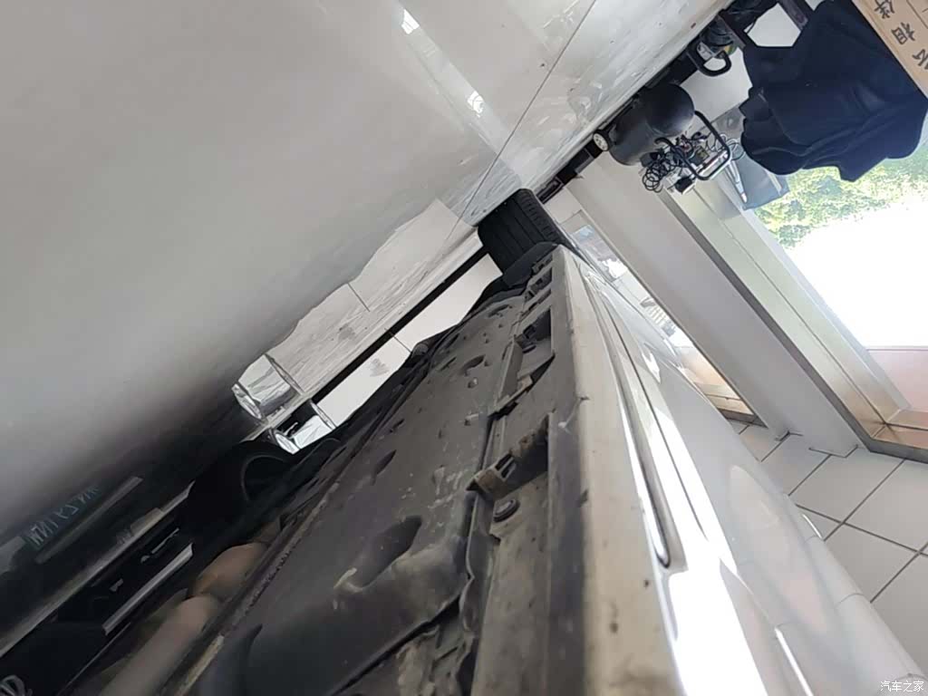 Toyota 2.5V, 2016 21