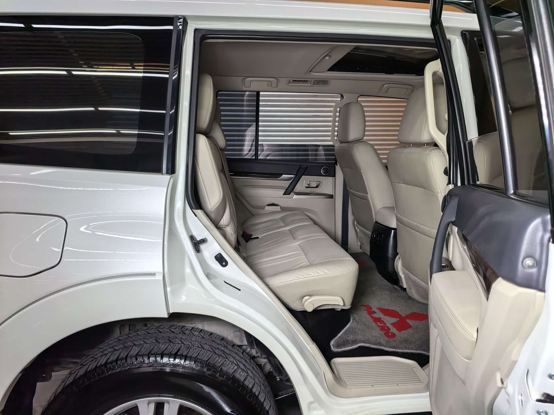 Mitsubishi Pajero, 2019 14