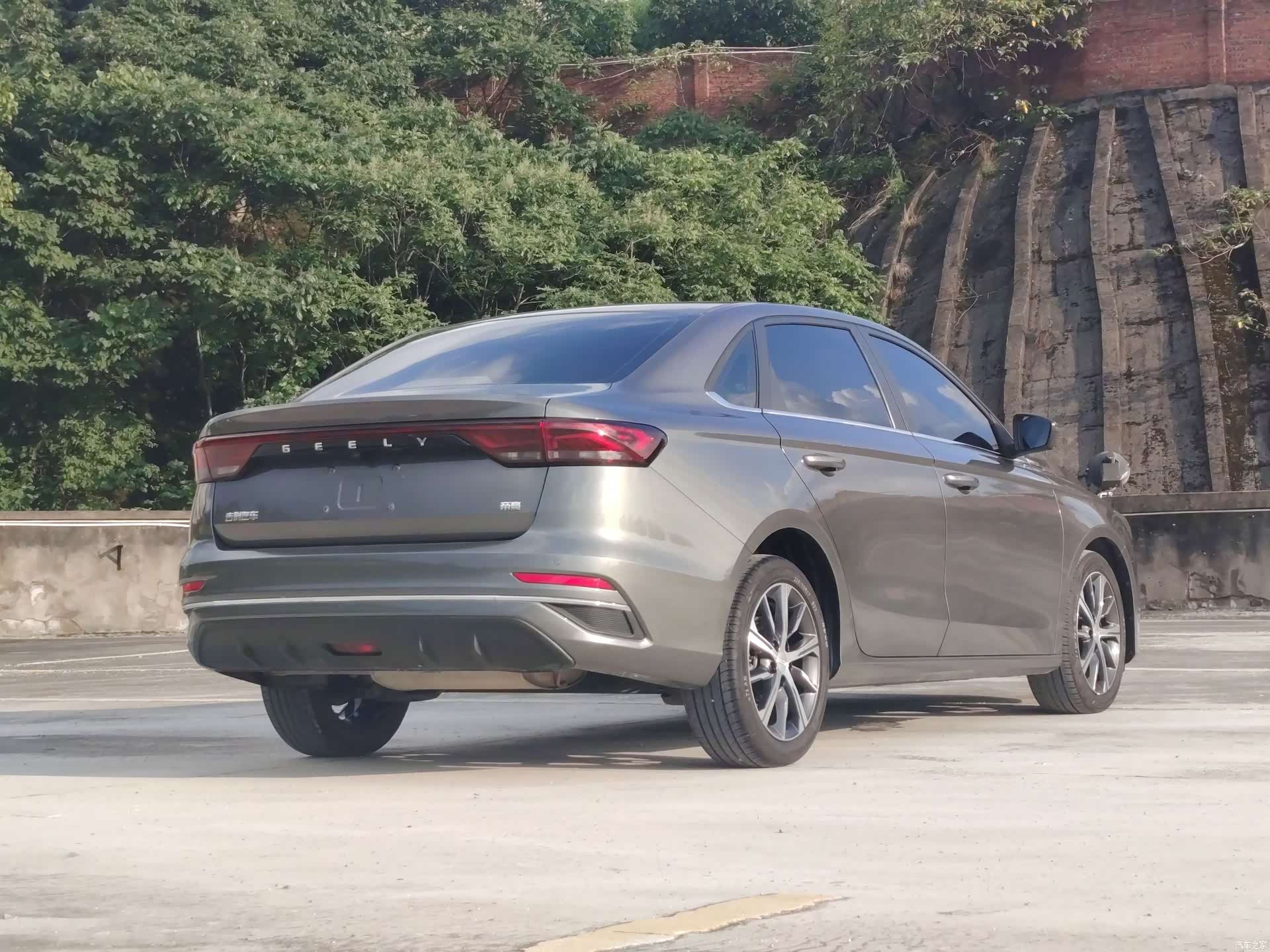 Geely Emgrand, 2023 3
