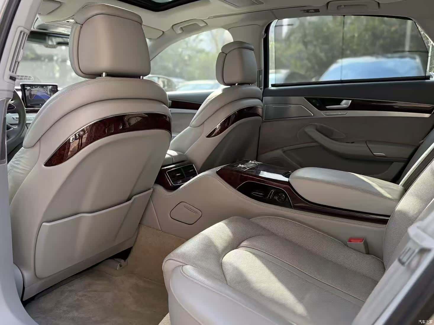 Audi A8L, 2012 7