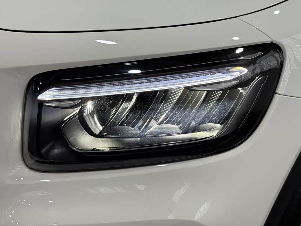 Mercedes-Benz GLB Mercedes-Benz GLB