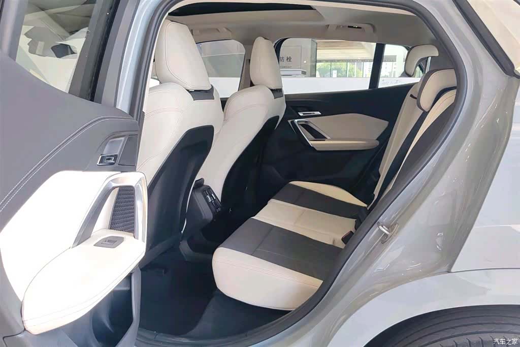 BMW X2, 2025 12