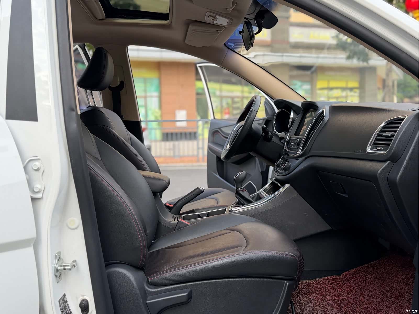 Wuling 560, 2015 7