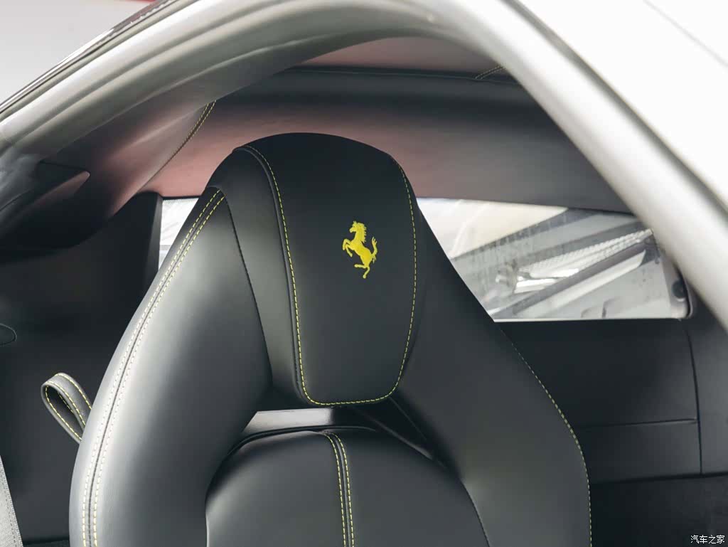 Ferrari F8, 2021 18