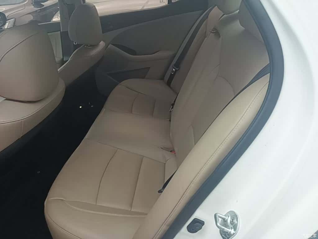 Kia K5, 2016 17