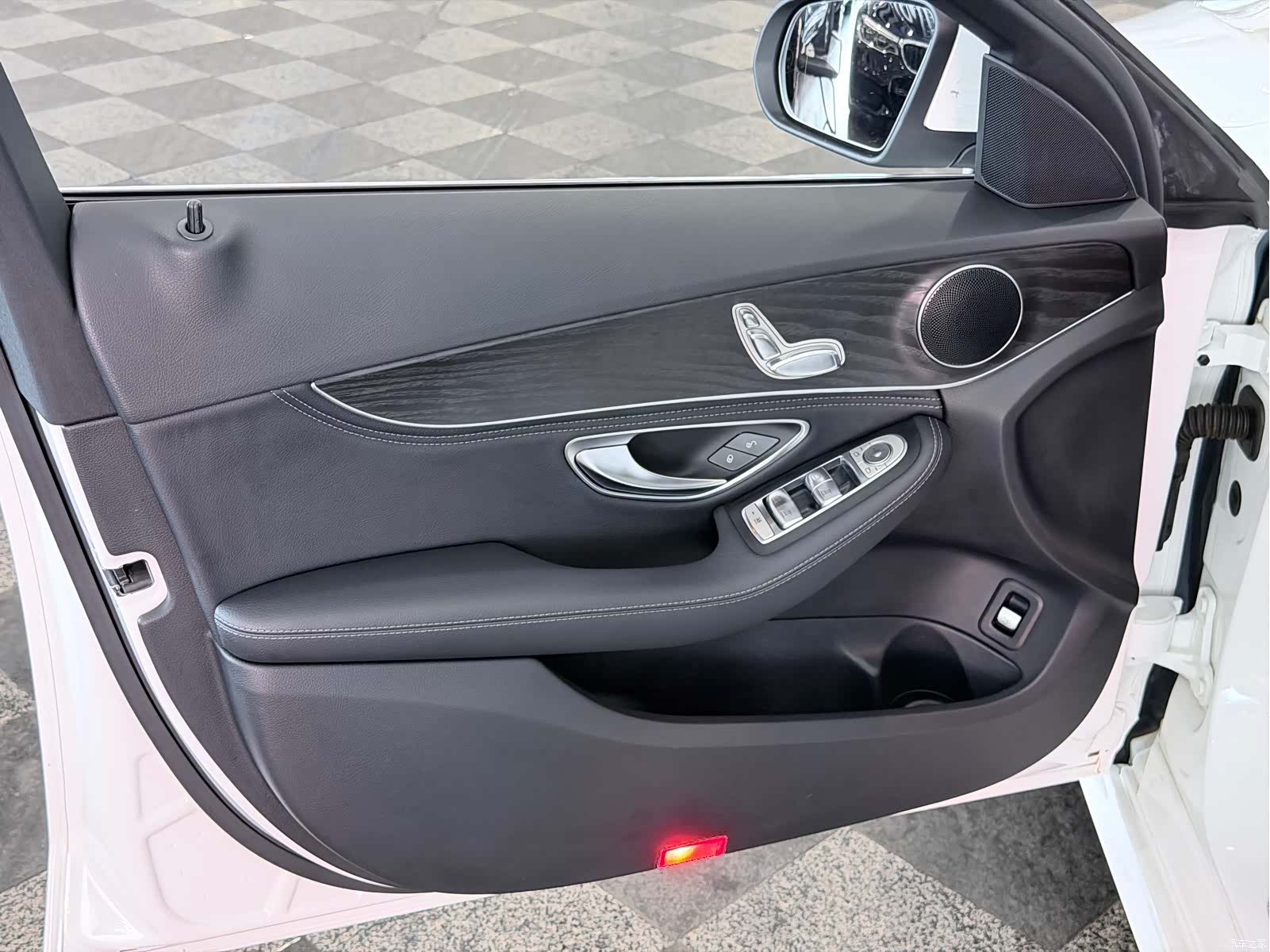 Mercedes-Benz C-Class, 2015 10
