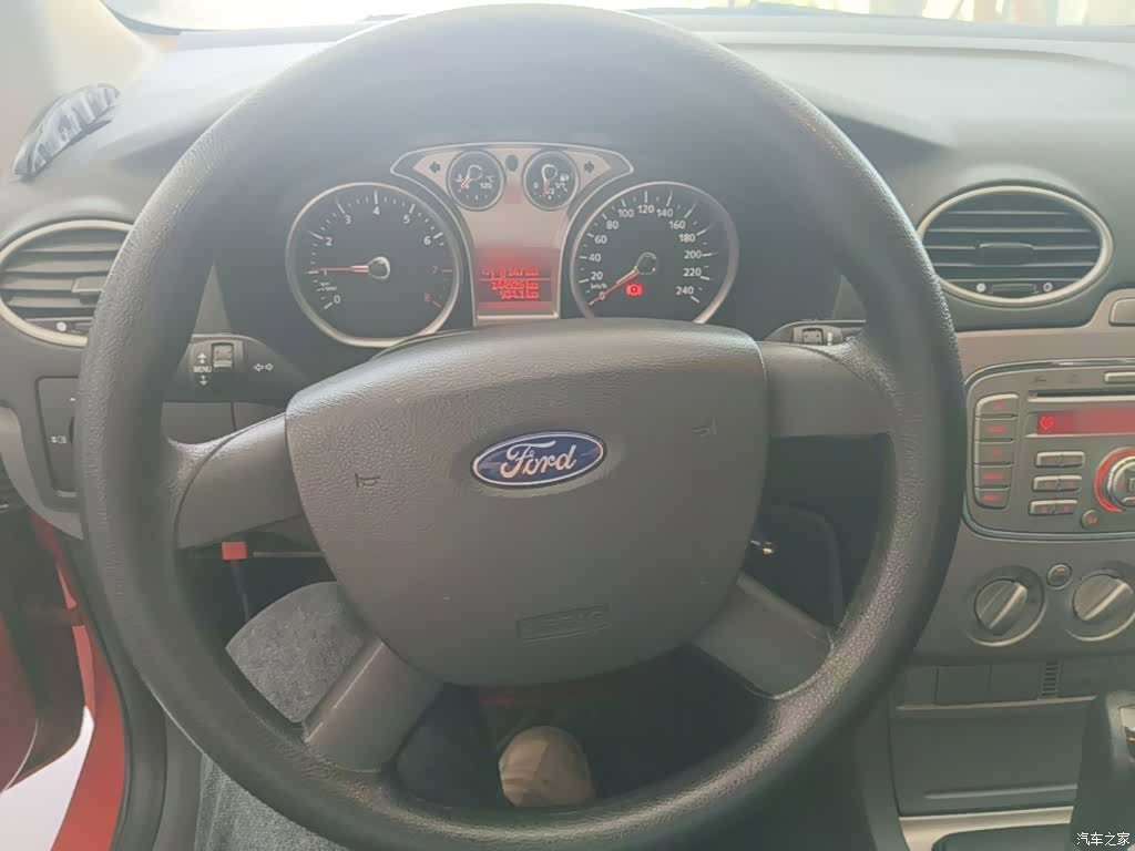 Ford Focus, 2015 11
