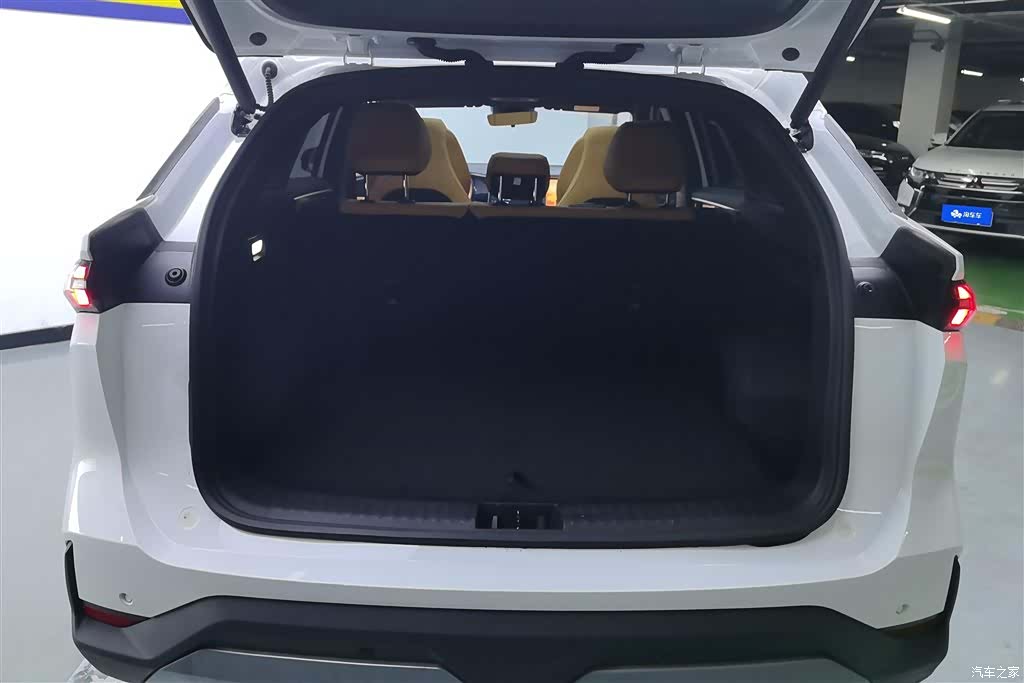 Geely Galaxy L7, 2024 4