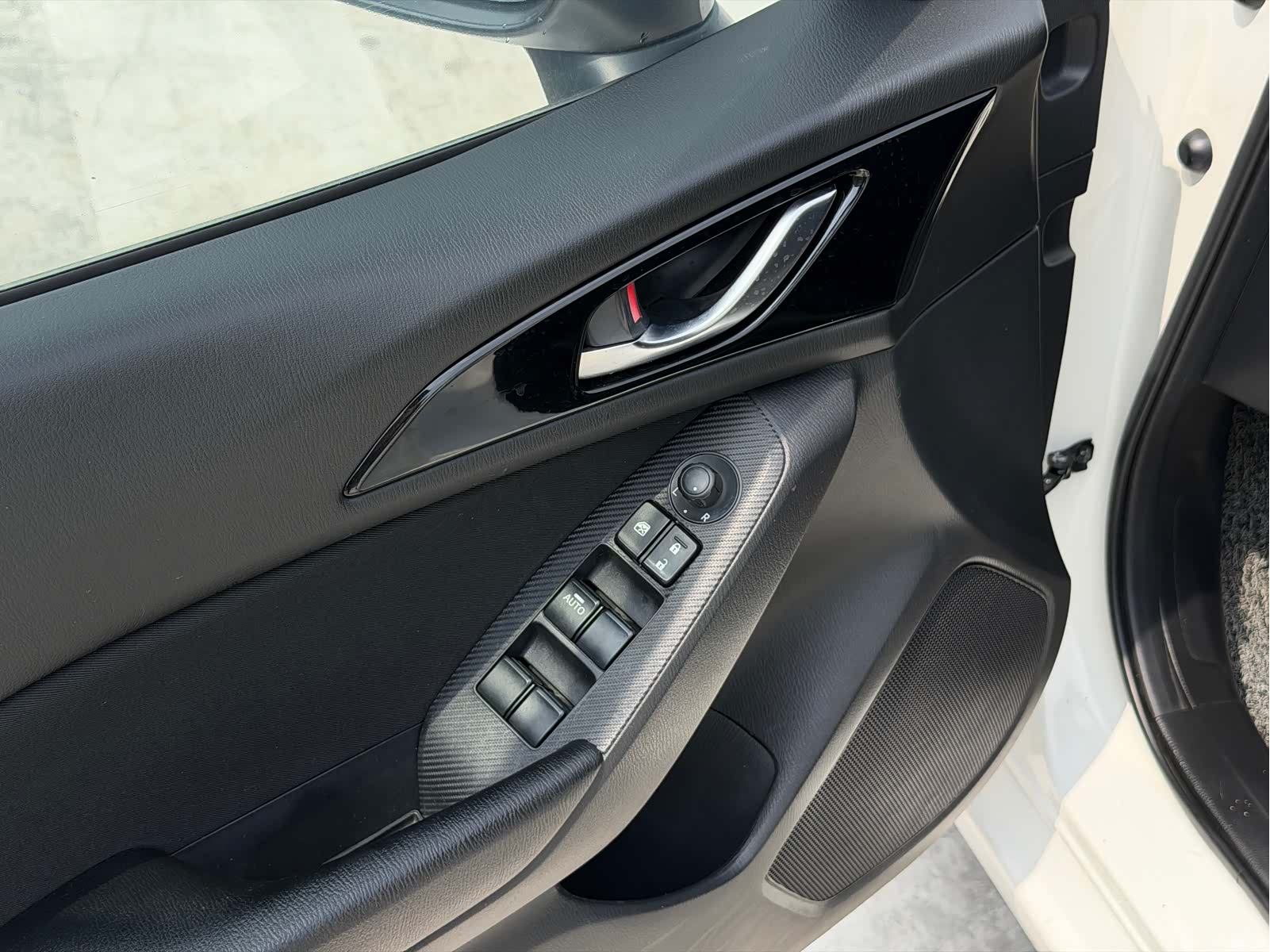 Mazda Mazda3, 2016 9