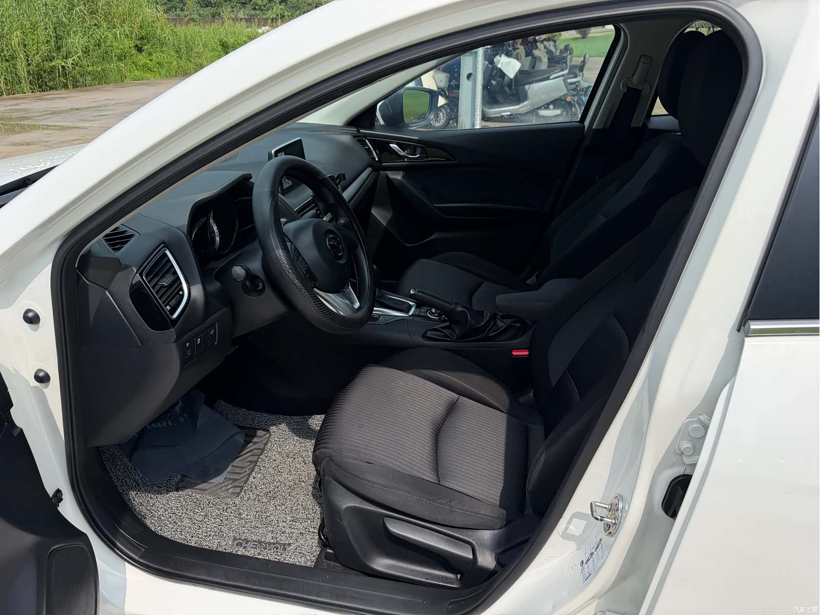 Mazda Mazda3, 2016 8