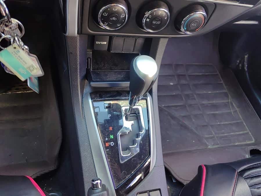 Toyota Corolla 2019, фото 16